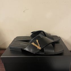 WOMENS SHOES VERSACE FLATS 100% AUTHENTIC Size 8