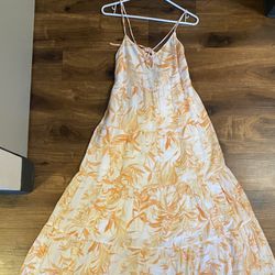 Brand New Woman’s Abercrombie & Fitch brand Orange Floral Dress Up For Sale 