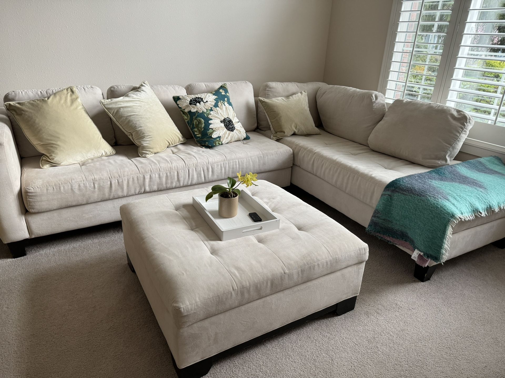 Sectional Sofa 
