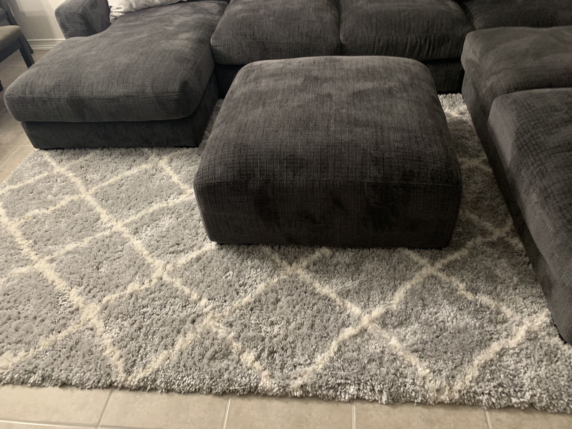 Area rug 7x9.5