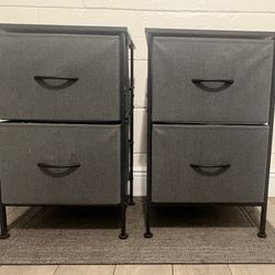 2 Nightstands