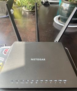 Dual-Band Netgear Nighhawk AC1750 WiFi Router