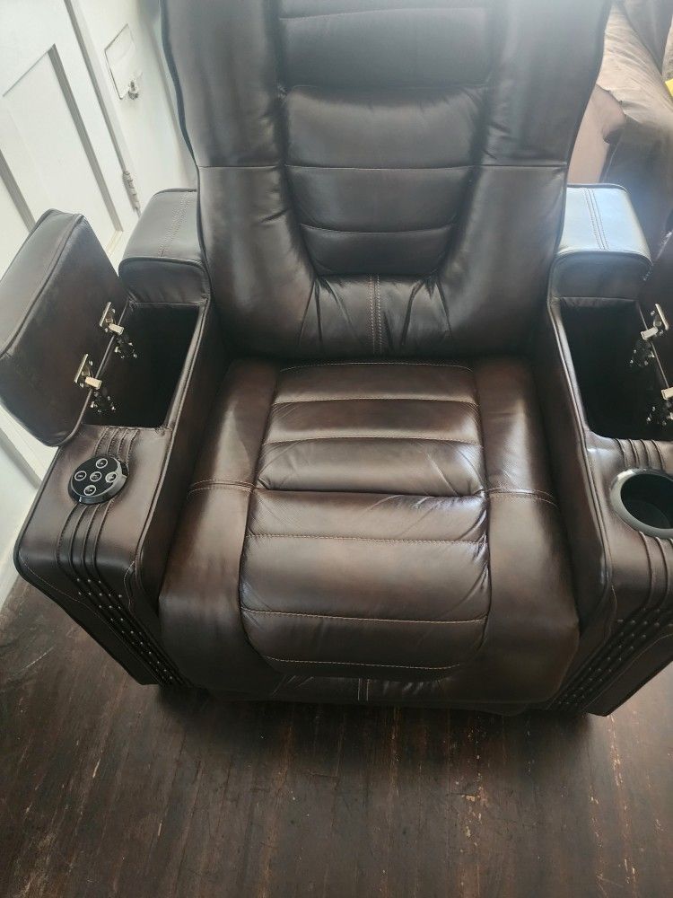 Leather
Power Home Theater Recliner
sl