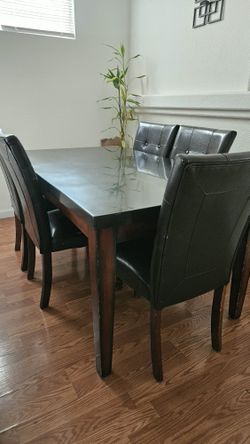 Solid Heavy Duty Dinner Table / 5 Chairs