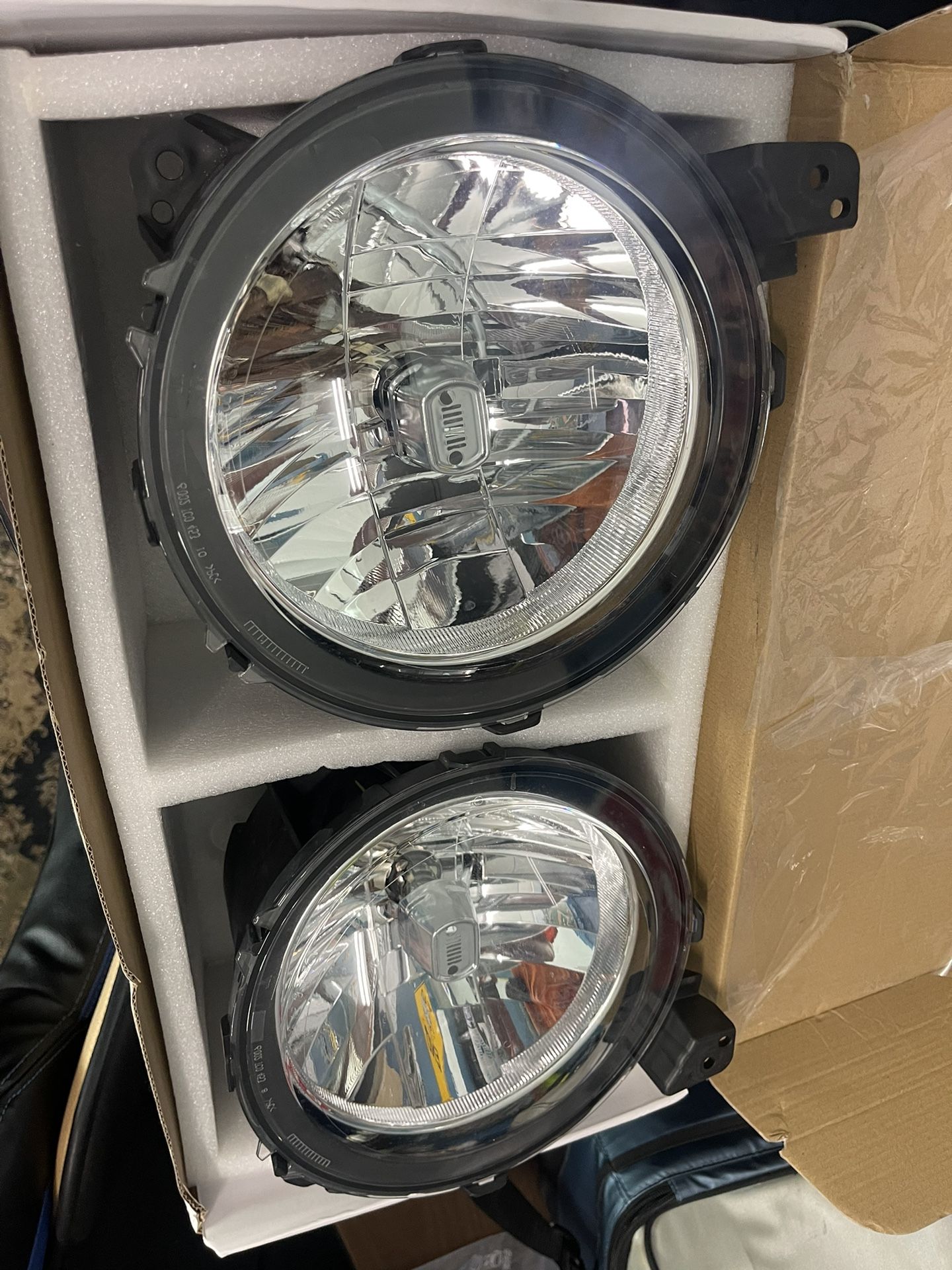 headlights Wrangler JL and Gladiator JT