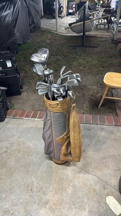 Golf club set. In good condition.