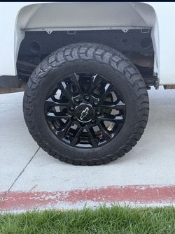 Chevy Silverado ZR 2500,3500 Wheels And Tires 20” $ 2200 Firm Price