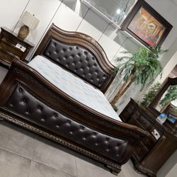 Gorgeous Bedroom Set 🤎 Traditional Style 