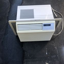 Very Good Condition Sharp Air Conditioner 