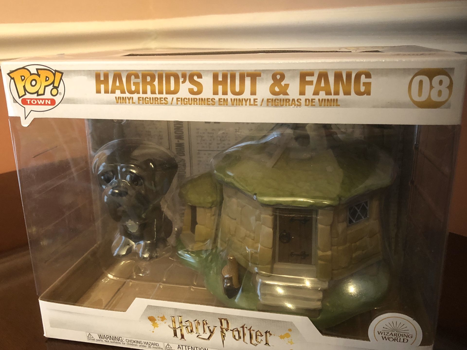 Funko Harry Potter Hagrid’s Hut and Fang 08