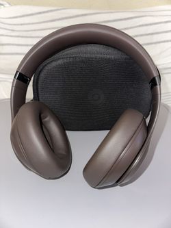 Beats Studio Pro Wireless Bluetooth Noise Cancelling Headphones