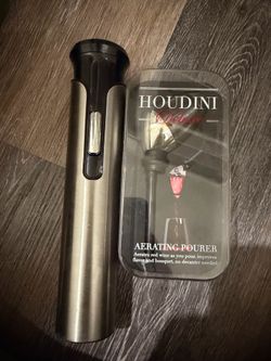 Houdini Wine Opener Aerator