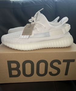 Yeezy Boost V2 White Bone Used 5 Times Size 11.5 Must Pick Near Memorial city Mall
