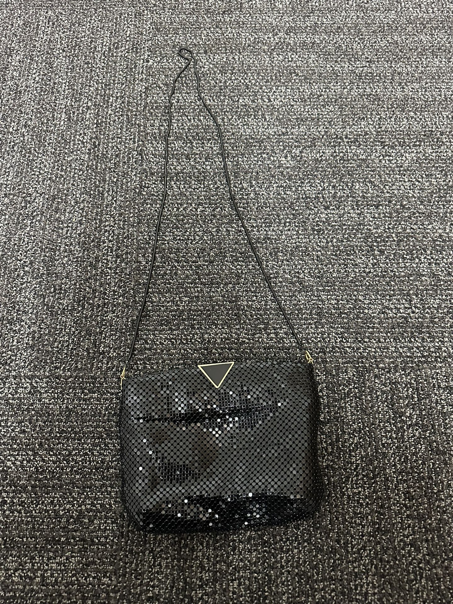Vintage Black Chain Mail Bag With Serpentine Chain Zipper Closure