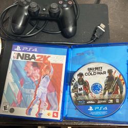 PS4 W 2 Controller And Games 