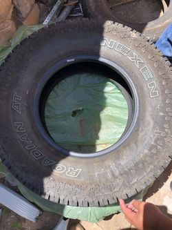 Tires LT265 / 75R16