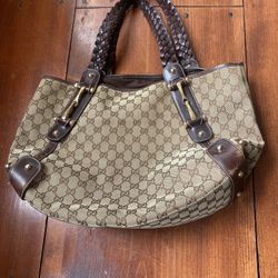 Woman’s Gucci Hobo Bag