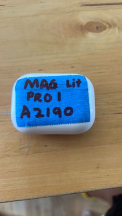 First GEN replacement charging case a 2190 Apple AirPod Pro