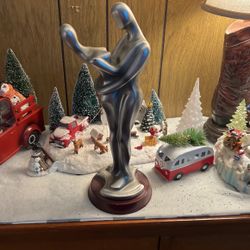 Nice statue, perfect shape 