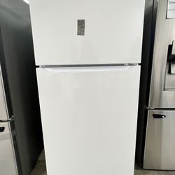 LG 30” Top Freezer Refrige Unused Model: LTCS20020W 