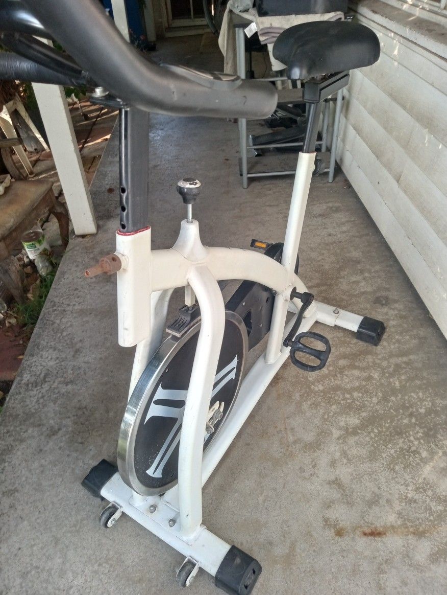 FREESTYLE Exercise Bike