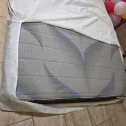 Mattress Queen Like New 