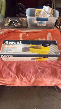 Anvil 12 in Mitre Box w/ 14 in Back Saw