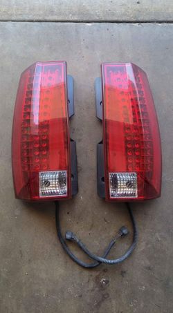 2007 - 2014 Cadillac Escalade LED tail lights works good $125