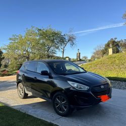 2015 Black Hyundai Tucson