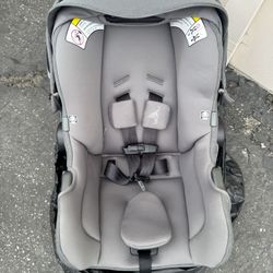 Nuna PIPA Car Seat & Base With Adapter