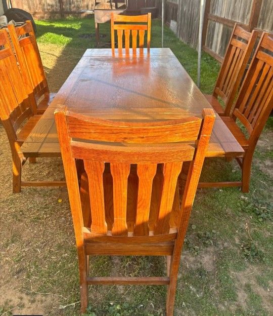 Oak Dining table
