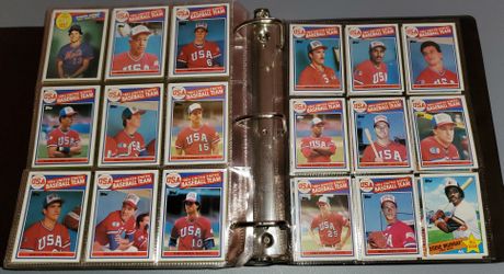 1985 TOPPS BASEBALL SET INSIDE ALBUM MCGWIRE ROOKIE