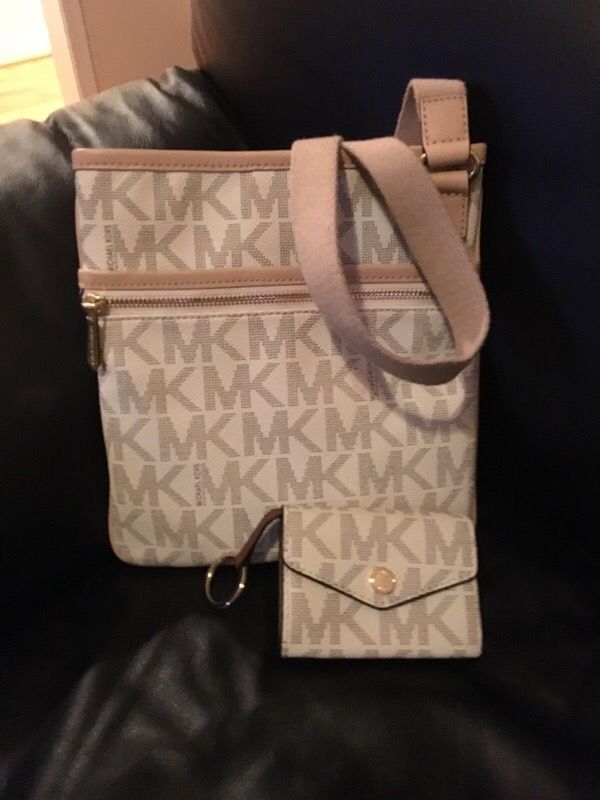 Micheal kors handbag and wallet