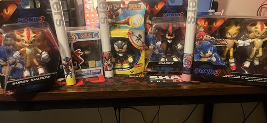 SHADOW THE HEDGEHOG LOT (READ DESCRIPTION)