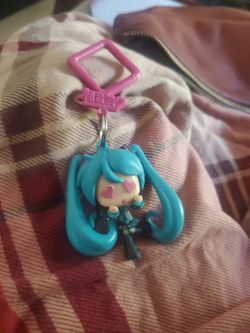 Hatsune miku backpack hanger figure