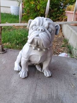 Bulldog statue