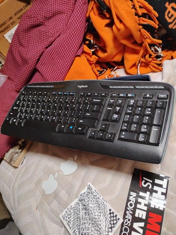 Wireless Bluetooth Keyboard