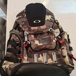 Oakley backpack 🎒