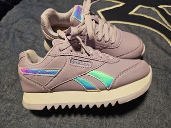 **BRAND NEW** REEBOK GIRLS SHOE