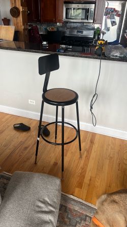 Adjustable bar height lab stool/chair