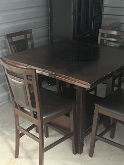 Dining room table