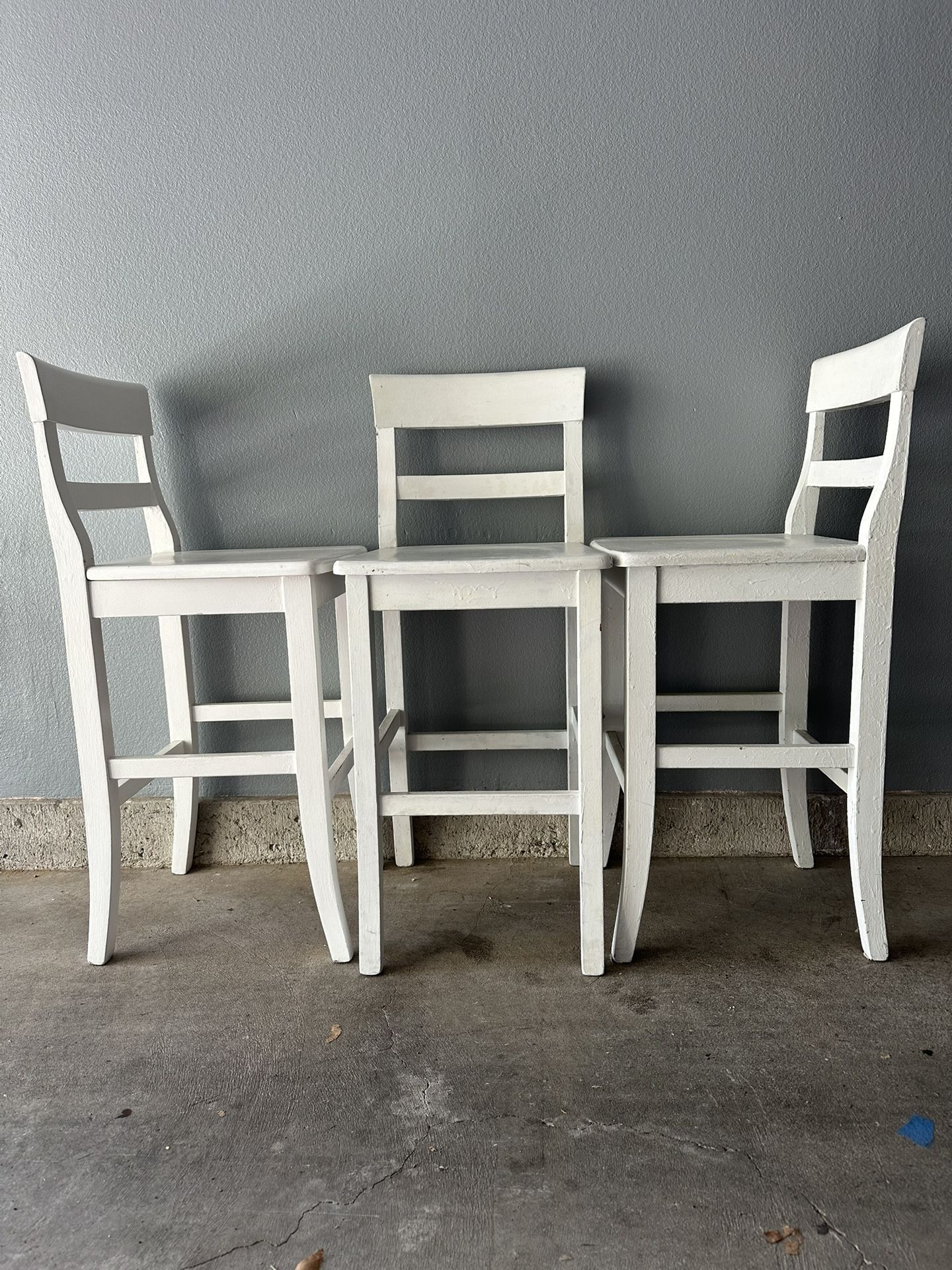 White Wood Bar Stool Chair