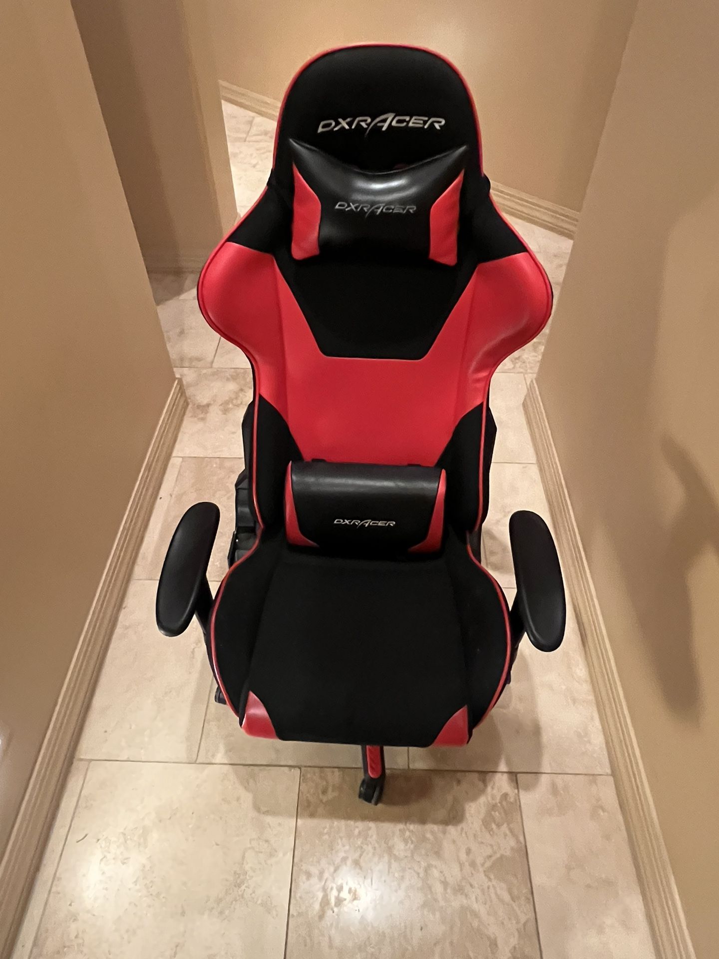 DXRacer Gaming Chair