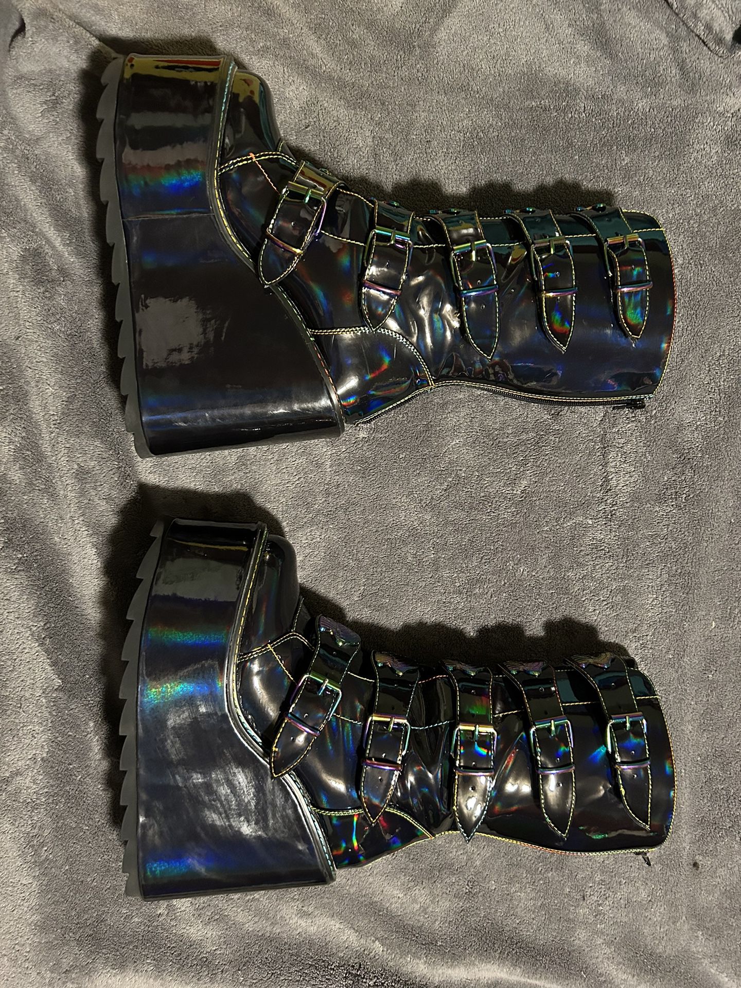 YRU Dune Holographic Mushroom Platform Boots Size 9