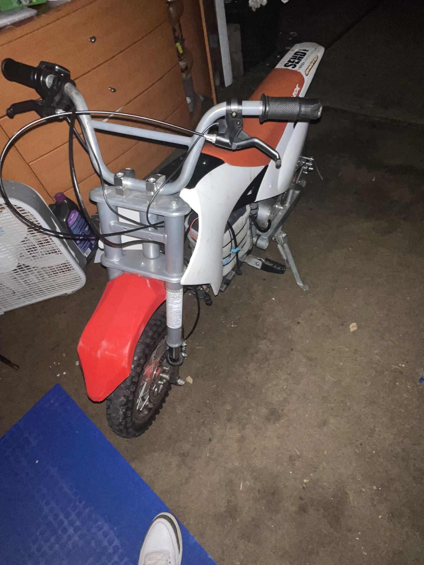 60v Razor