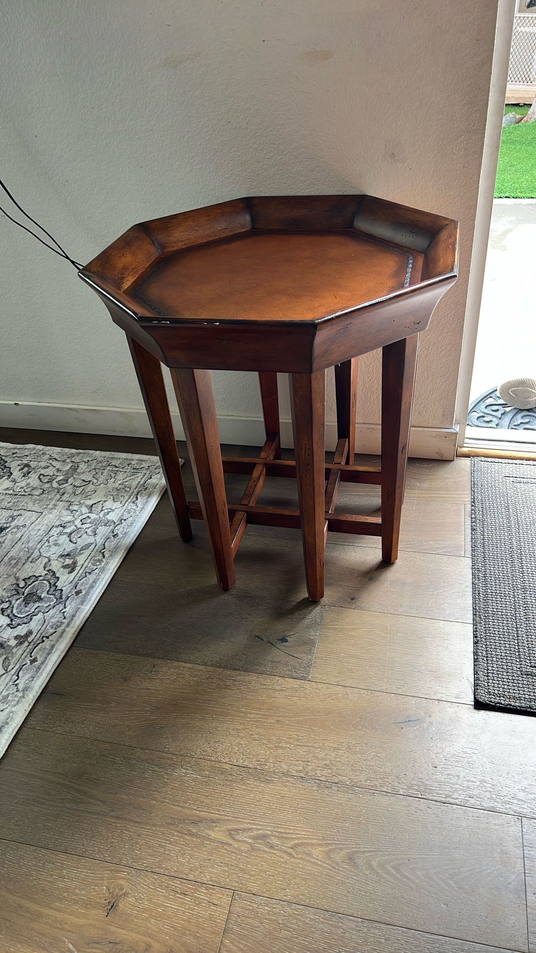 Beautiful Decoration Side Table