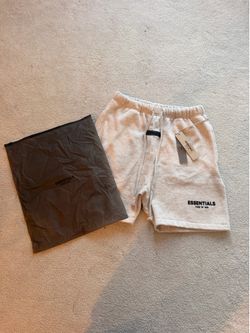 Essentials Fear Of God Light Oatmeal Shorts Size Medium Brand New