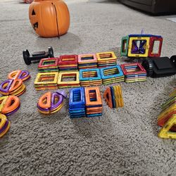 Magnetic building block set