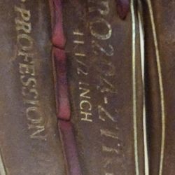 Infielder's Glove.  11.25", Heart Of Ghe Hide, Always Kept A Baseball  In Mit And Oiled Regularly. Great Glove!!! 