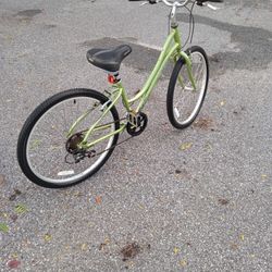 Raleigh Venture 16 Inch Frame 26 Inch Wheels 7 Speeds Ready To Ride In Like New Condition 